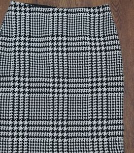 Liz Claiborne Houndstooth pencil skirt
